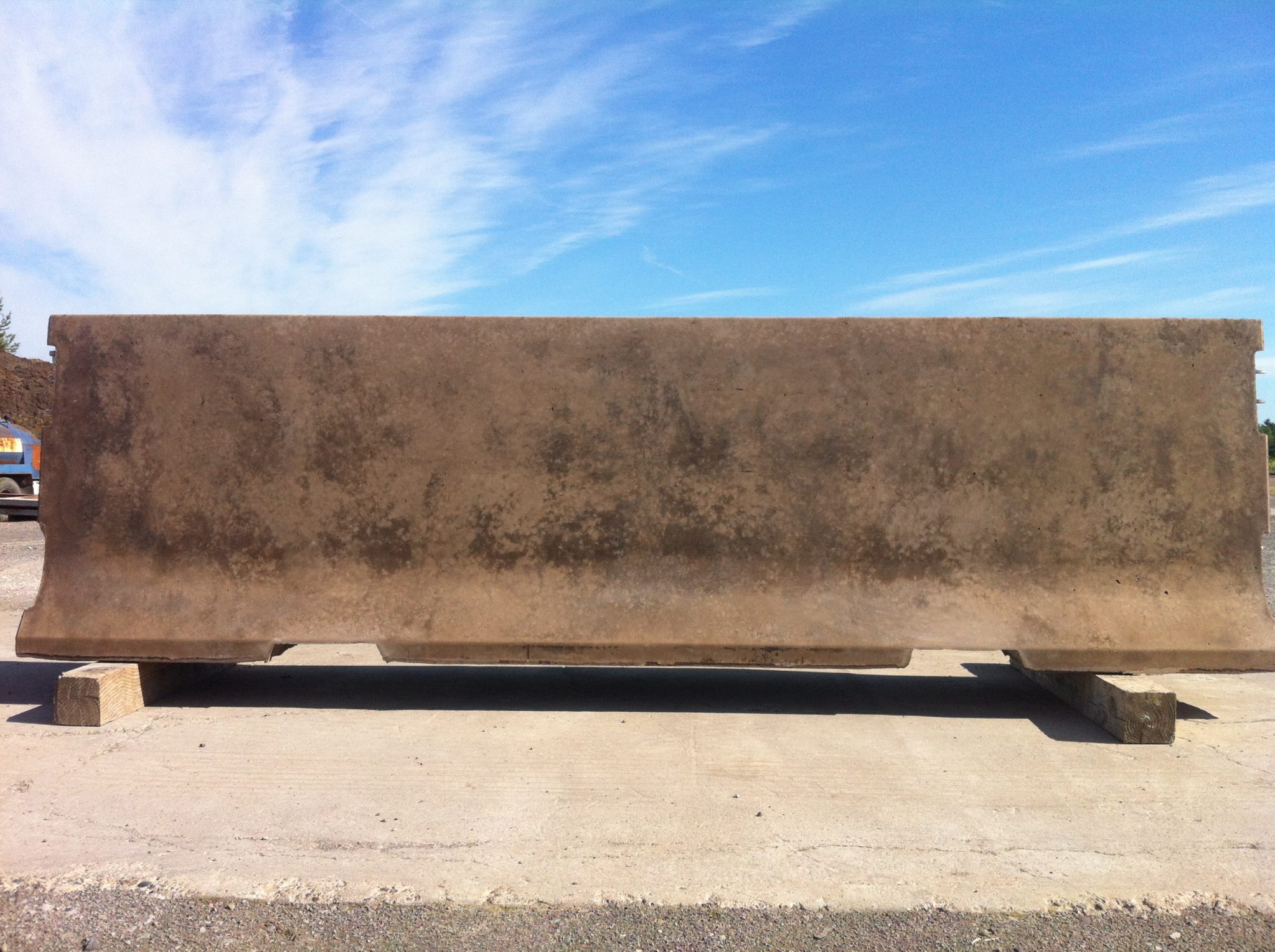 colored-precast-barrier-2-2048x1530 colored-precast-barrier-2-2048x1530